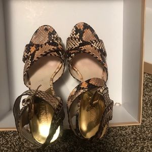 Michael KORS Odessa Sandal Peanut
